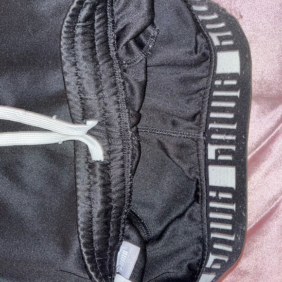 Sport pants with an ajustable band - Picture 3 of 4